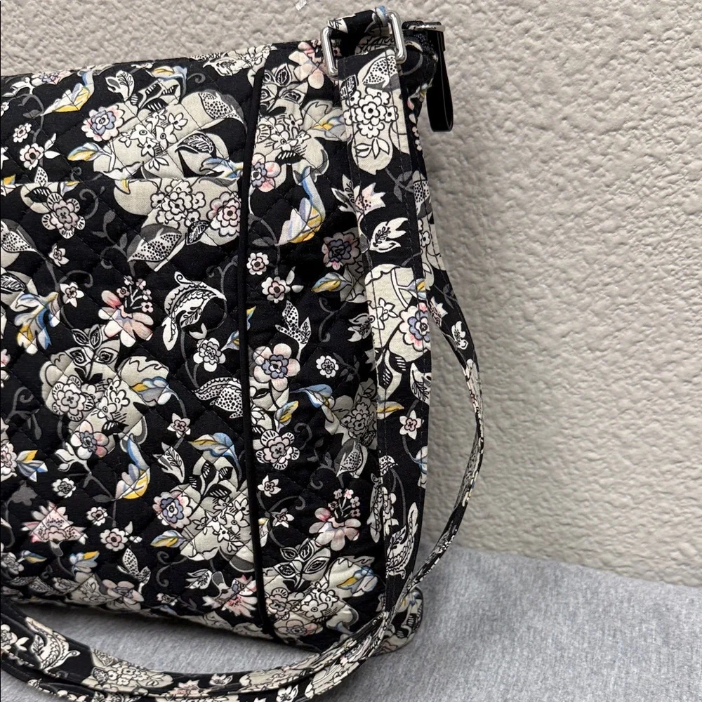 Vera Bradley Zip Top Hippy Crossbody Black and White Floral Bag - Picture 2 of 10